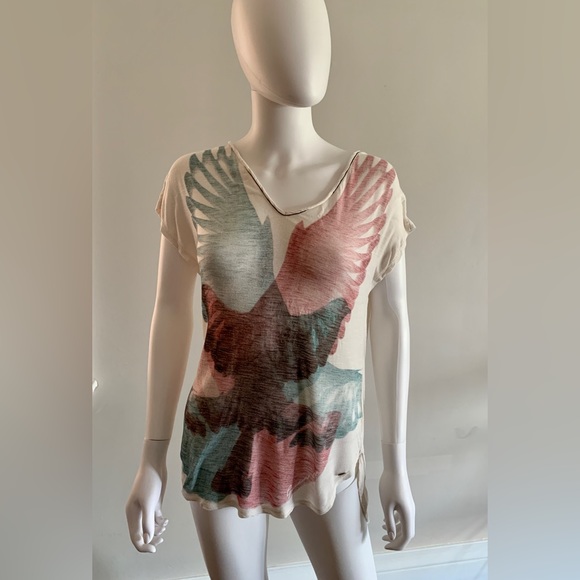 Guess Graphic Tee in Off-White - Picture 1 of 8